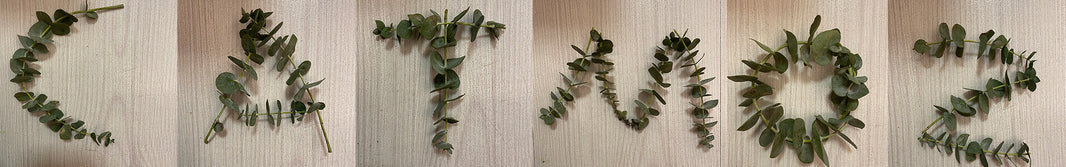 自宅で使える美鼻グッズ「CatMozノーズアップピン」で専属の鼻筋美容師のように鼻のラインをそっと整えている