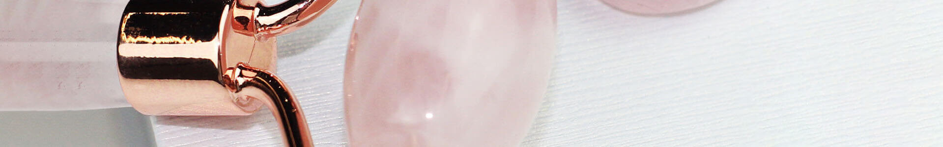 黄ぐすみ・むくみを5分でリセット｜ローズクォーツローラー＆かっさの正しい使い方