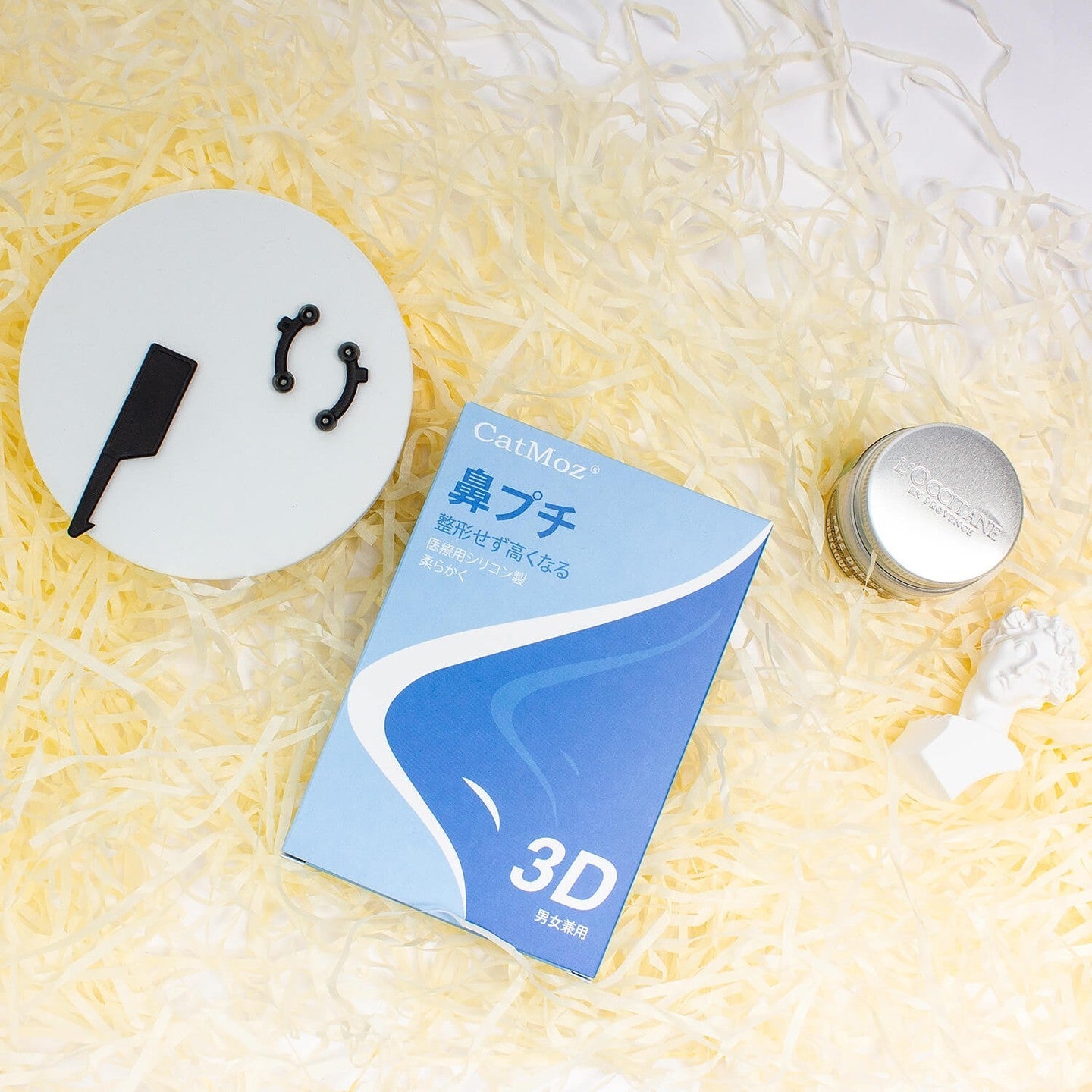 CatMoz 3D美鼻プチのパッケージと内容物。医療用シリコン素材を使用した無痛ノーズアップアイテム、美鼻ケア用品。